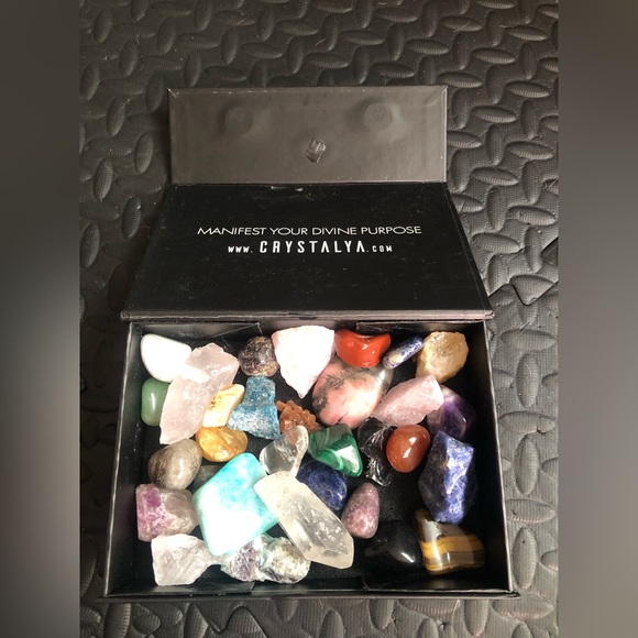 🍁 SALE! Box of Crystals ✨ - Picture 2 of 2